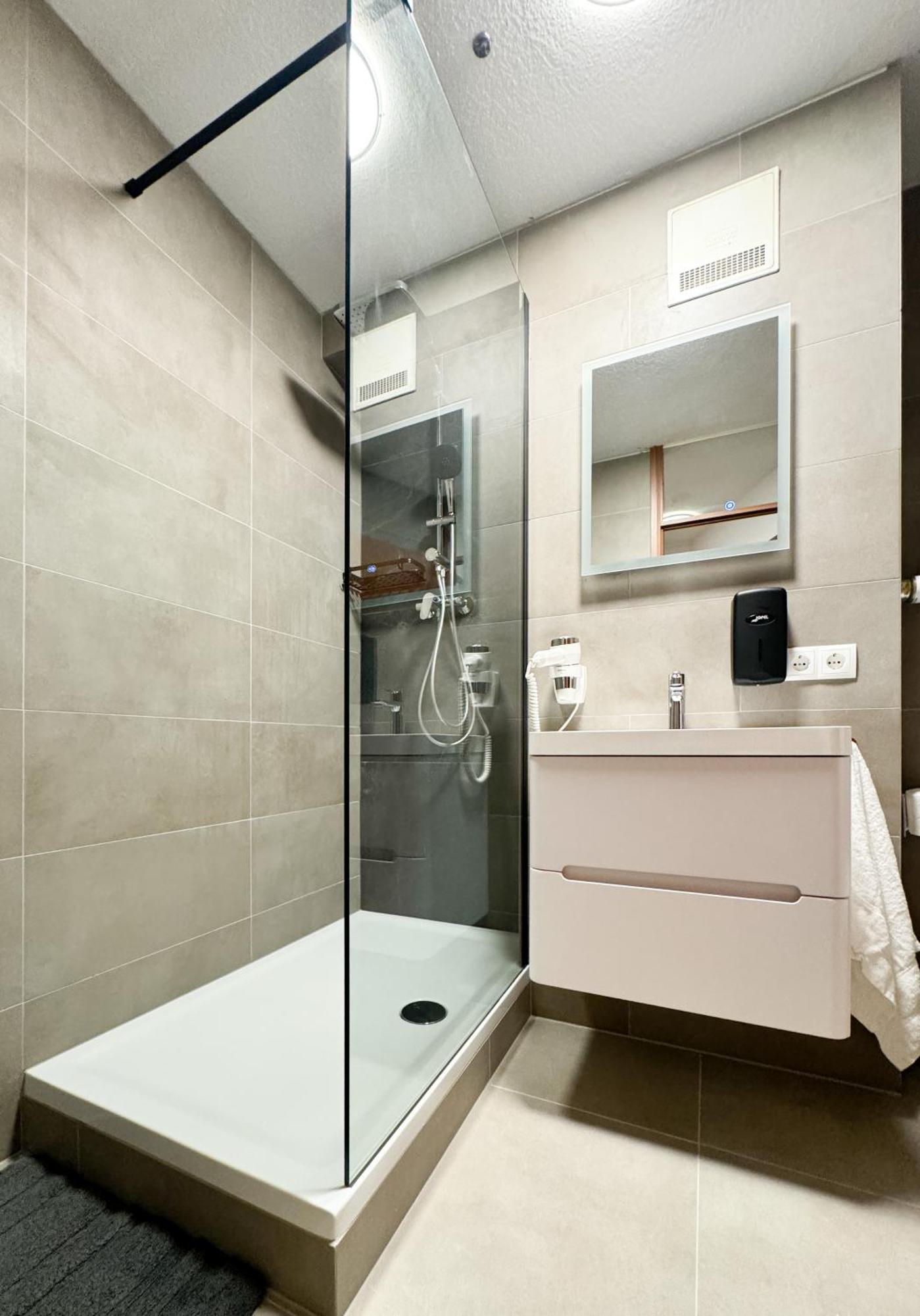 Modern Living In Karlsruhe - Frieden Apartments エクステリア 写真